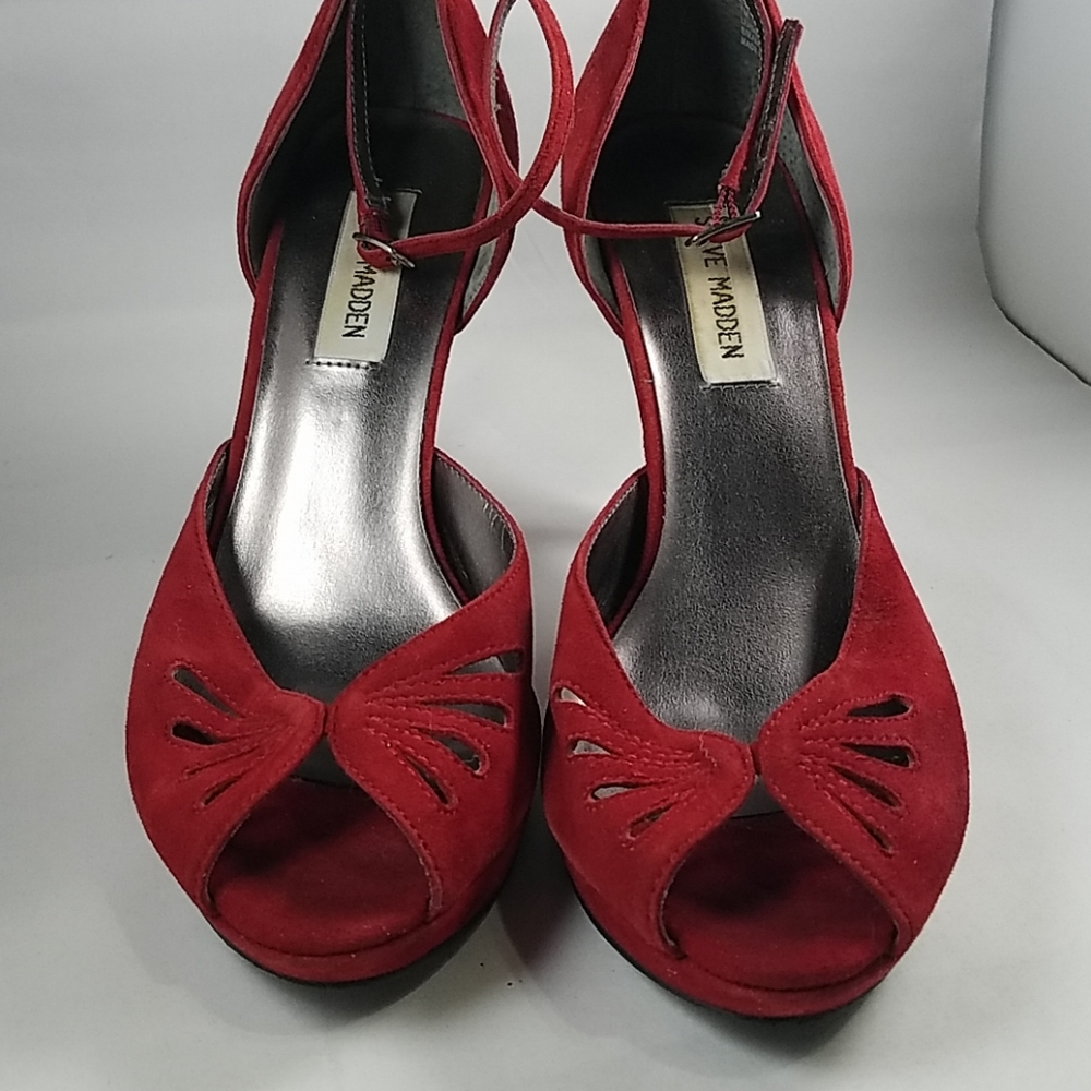 Heels - Picture 3 of 4